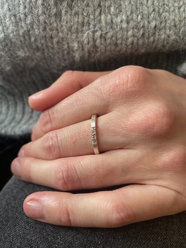 Silberring mit drei Brillanten – Bild 3