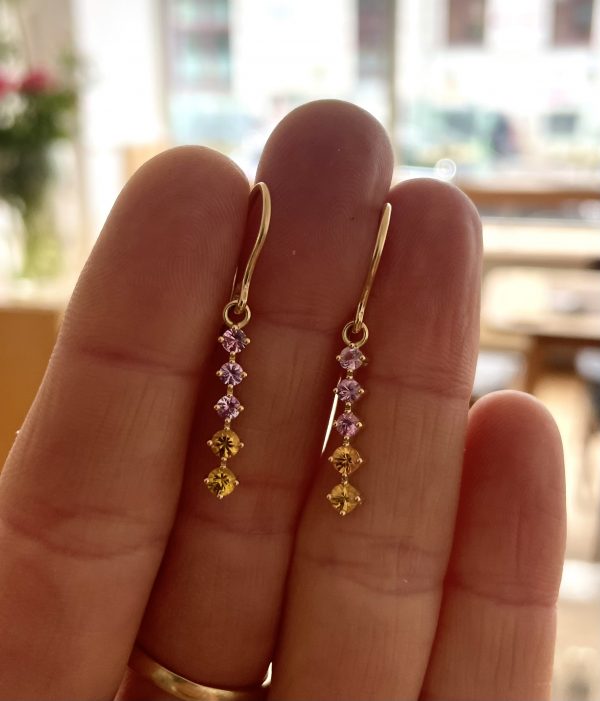 Ohrhänger ANA in 750/Gelbgold mit Saphiren