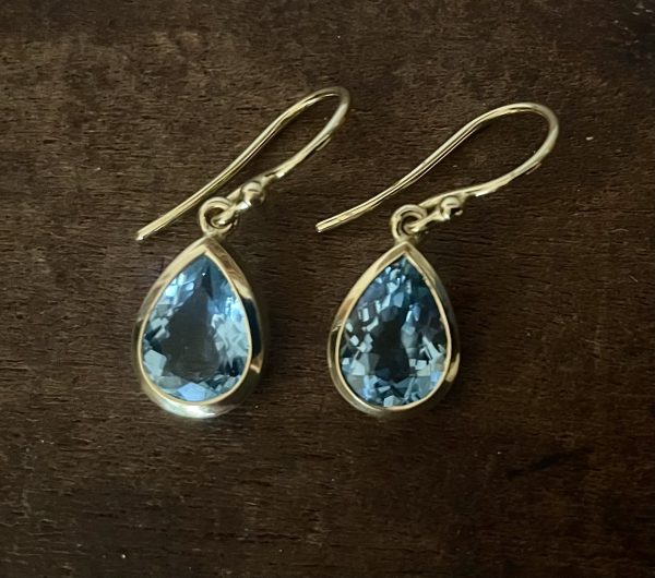 Aquamarin Tropfen in 750/-Gelbgold mit Goldperle und zwei Brillanten