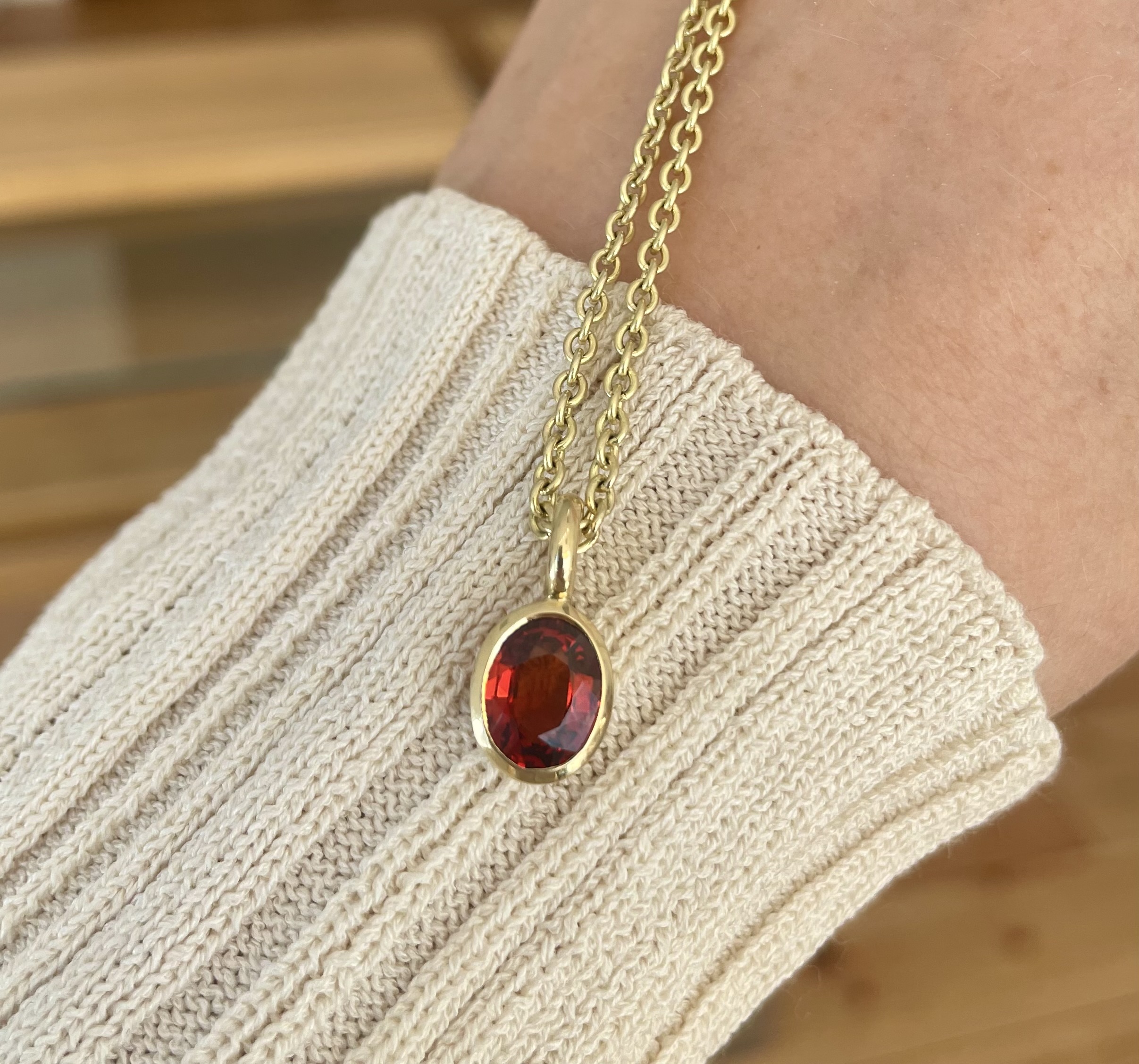 Mandarin Granat in 750/-Gelbgold mit einem Brillanten – Bild 4