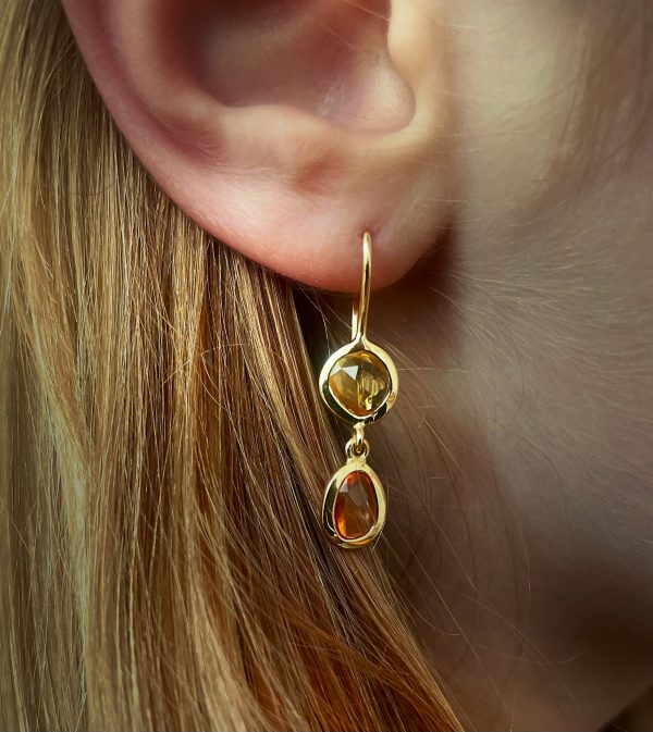 Ohrhänger mit Saphiren im Rosenschliff in 750/-Gelbgold