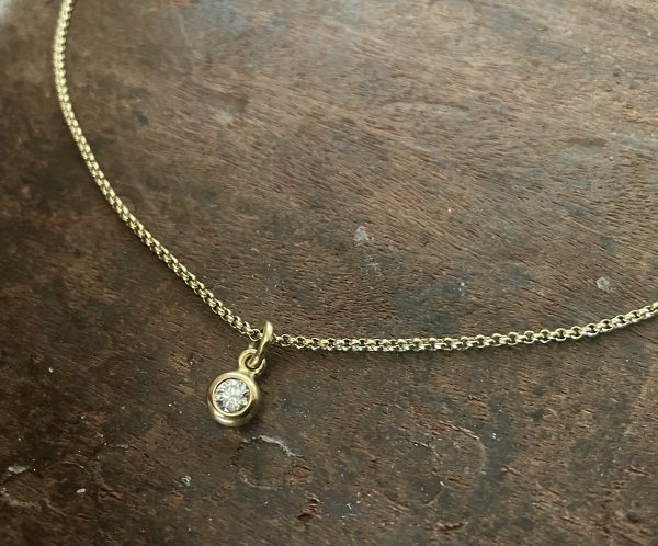 zimtfarbener Brillantanhänger in 750/-Gelbgold