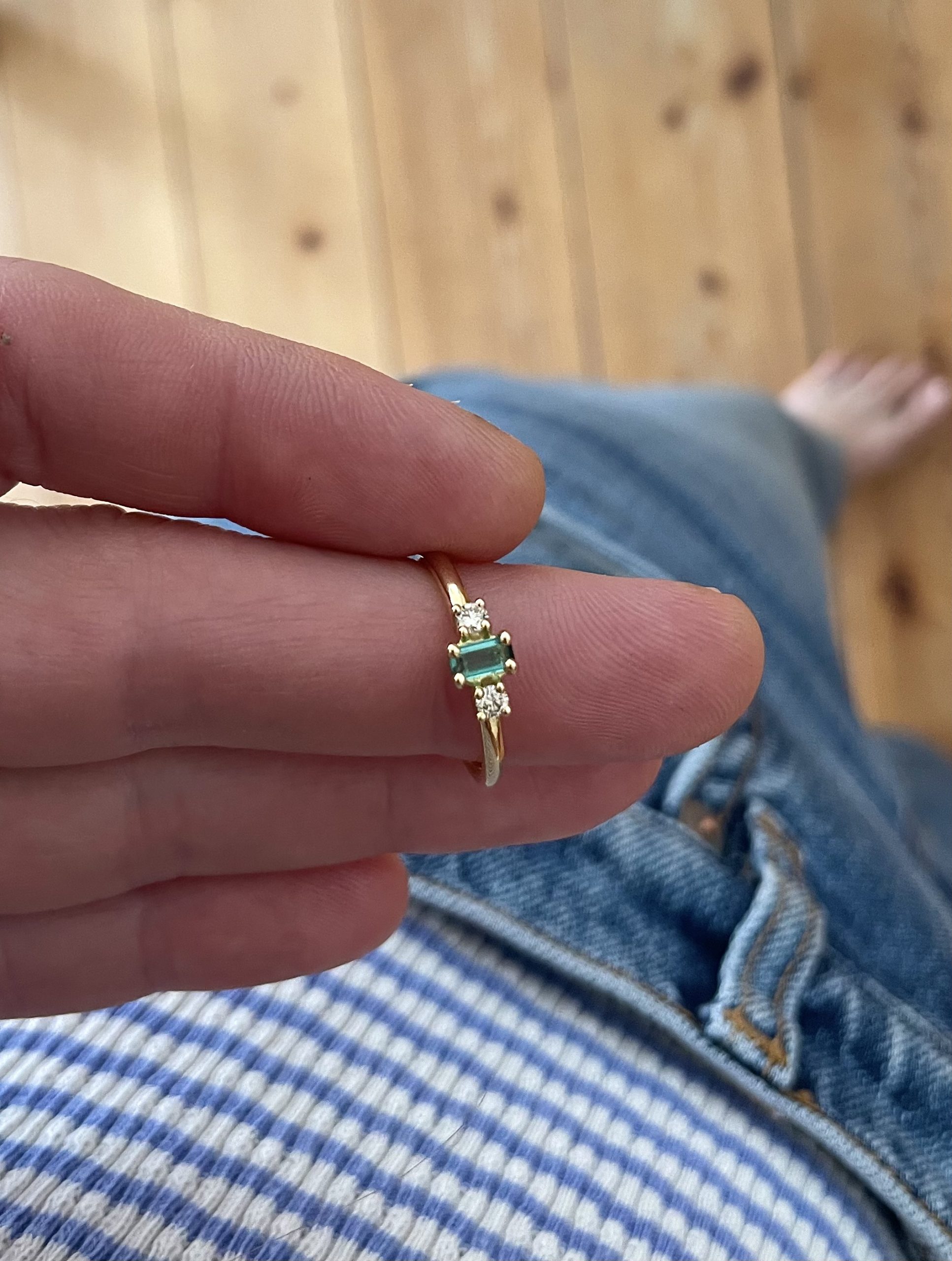 Ring KARLA in 750/-Roségold mit einem Turmalin und zwei Brillanten