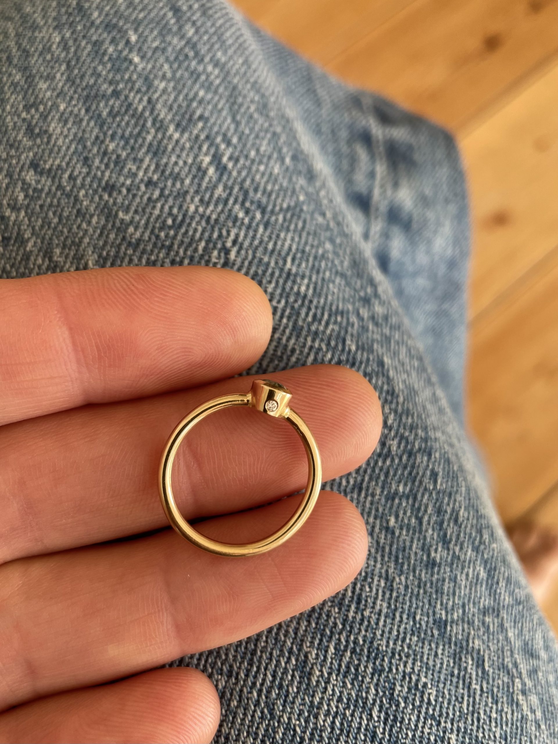 Ring mit Aquamarin und Brillant – Bild 2